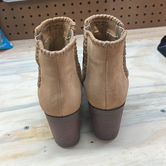 Boots - Picture 3 of 4